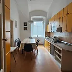 Center Flat 160m2 Liubliana