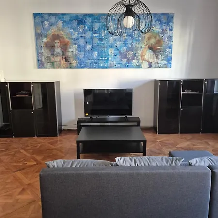 Center Flat 160m2