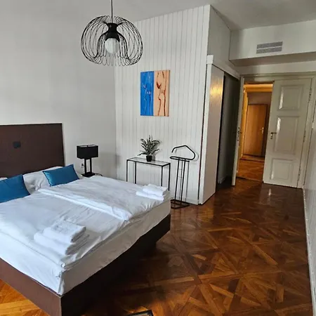 Center Flat 160m2 Appartement