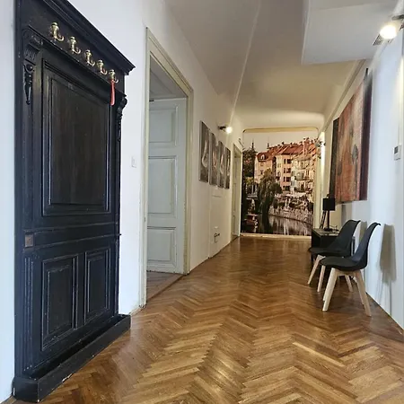 Apartment Center Flat 160m2 Laibach